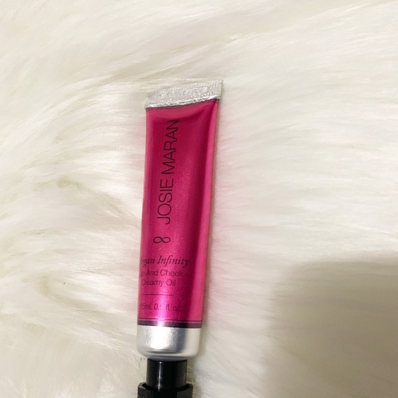 Josie Maran Argan Infinity Lip Oil Boundless Berry - Picture 4 of 4
